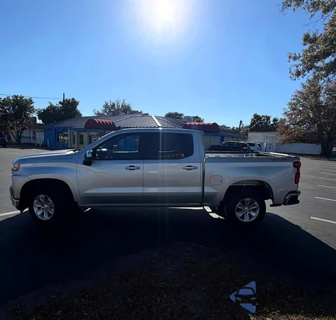 2022 Chevrolet Silverado Ltd K1500 Lt z USA, uszkodzony, nr VIN 3GCUYDED5NG131005